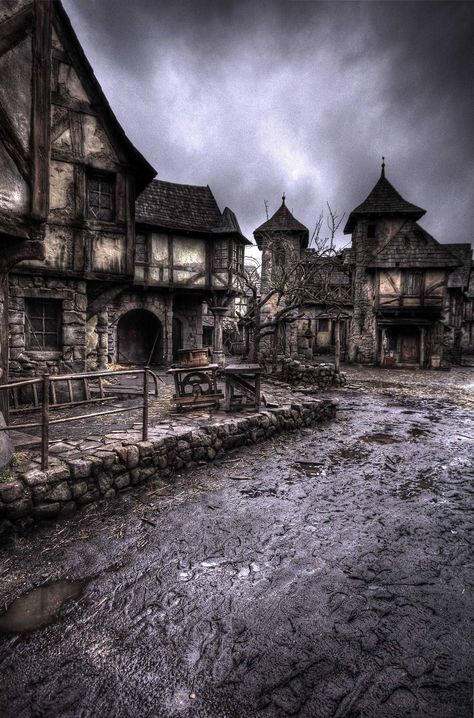 Haunted Towns, Vila Medieval, Hansel Gretel, Fantasy Village, Abandoned Village, Abandoned Town, Medieval Aesthetic, Fantasy Town, Medieval Houses