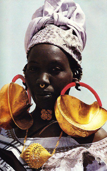 These images debunk stereotypes about black people especially women, they give us a glimpse into the deep beautiful bones of women of African descent, African women, blacks across the globe ( Pan-A… Fulani Earrings, Oh My Goddess, Heavy Earrings, African People, We Are The World, African Jewelry, African Culture, People Of The World, African Beauty