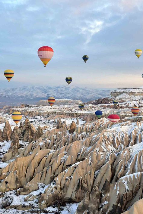 Turkey In Winter, Keep Smile, Air Ballons, Beautiful Valley, Cappadocia Turkey, Awesome Nature, Pretty Landscapes, Hot Air Balloons, Air Balloons