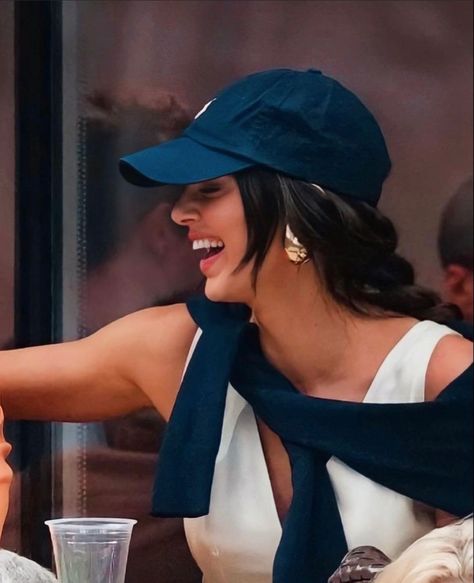 Kendall Jenner Bottega Earrings, Ballcap Outfits Women, Kendall Jenner Pics, Lakme Fashion Week 2015, Kendall Jenner Aesthetic, Kendall Jenner Icons, Minimalist Fashion Women, Kendal Jenner, Cami Romper