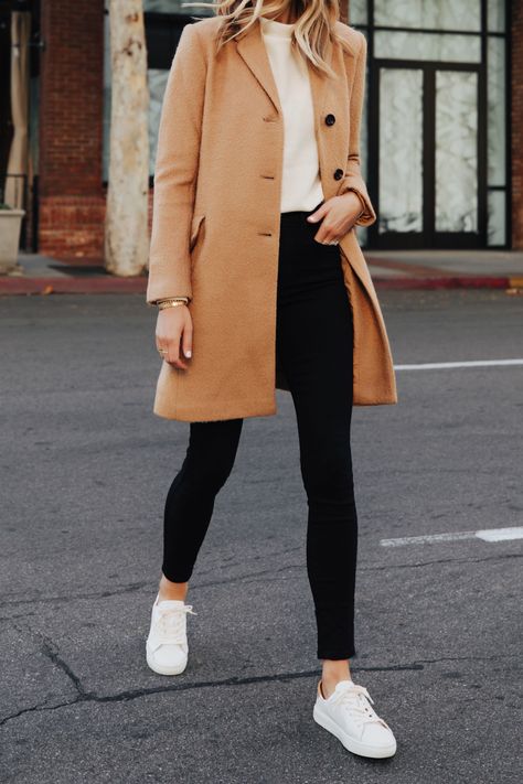 Outfit To Recreate, Vinter Mode Outfits, Camel Coat Outfit, Beanie Outfit, Fashion Jackson, Cute Winter Outfits, Camel Coat, Winter Outfits For Work, Casual Work Outfits