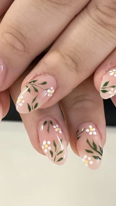 Flower And Vine Nails, Flowery Short Nails, Nail Art Flowers Designs Easy, Gel Nails Ideas Short Neutral, Simple Earthy Nails, Flower Design For Nails, Simple Flower Design Nails, Nails With Small Flowers, Floral Short Nails