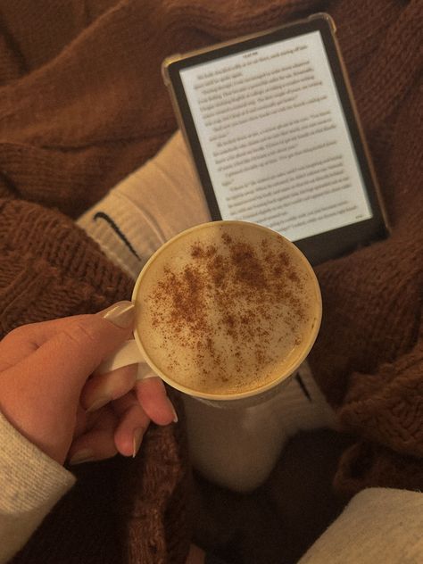 Online Reading Aesthetic, Reading Online Aesthetic, Cozy Hobby Aesthetic, November Reading Aesthetic, Carmel Girl Aesthetic, Reading In A Cafe, Kindle Reading Aesthetic, Kindle Girl Aesthetic, Reading On Kindle Aesthetic