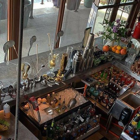 𝐂𝐎𝐂𝐊𝐓𝐀𝐈𝐋 𝐂𝐀𝐓𝐀𝐋𝐎𝐆 on Instagram: "Bar Station of the Day! Thanks to @brgnkr . . . . . . . . . #barstationoftheday #barstation #cocktailstation #barsetup #bar #barculture #barteam #bartending #bartenders #bartender #barman #cocktail #cocktails #cocktailart #cocktailculture #cocktailcatalog #craftcocktail #craftcocktails #cocktailbar #mixology #mixologist #drinks #бар #бармен #бартендер #коктейль #коктейли #миксология #барнаястанция" Bartender Bar Setup, Cocktail Bar Setup, Bartender Equipment, Bartesian Cocktail Maker Bar Cart, Cocktail Bar Concept, Bartender Set, Cocktail Station, Bar Setup, Bar Station