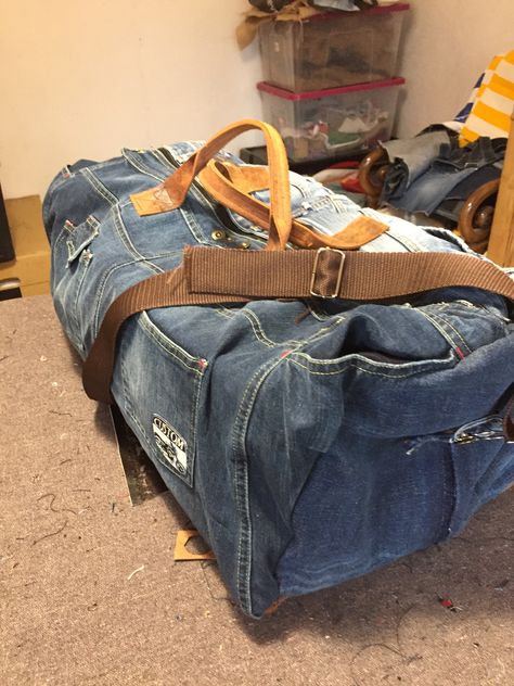 Patchy Jeans, Denim Duffle Bag, Repurpose Old Jeans, Reworked Bag, Upcycling Jeans, Recycled Jeans Bag, Denim Crafts Diy, Reworked Denim, Repurposed Denim