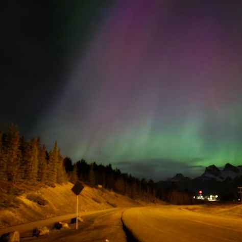 Out In Banff tonight. Blessed to have such great company. On our way back as we stopped for water near Canmore, we were able to take in these Northern lights. I was reminded once again of how life can so full of beautiful amazing experiences. 🙏 #banff #canmore #northernlights #lifeisbeautiful #nature #alberta #albertacanada Amazing Experiences, Alberta Canada, Energy Healing, Life Is Beautiful, Northern Lights, This Is Us, Healing, Canning, Water