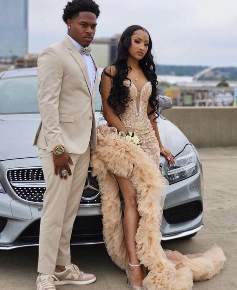 Brown And White Prom Dress, White Prom Dress Inspiration, Tan Prom Dress Black Couple, Champagne Tuxedo Prom, Cream And Gold Prom Dress, Gold Prom Theme Couple, Tan Prom Dress With Date, Cute Prom Colors For Black Couples, Prom 2k23 Black Couple