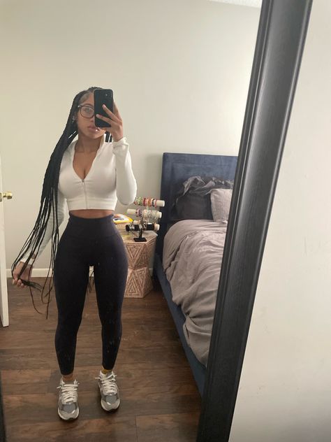 Grey Unitard Outfit, Cute Outfits For The Mall, Bummy Outfits For School Lazy Days, Basic Outfits Black Women, Cute Bummy Outfits For School, Leggings Outfit Black Women, Bummy Outfits For School, Monday Outfits, Cute Bummy Outfits