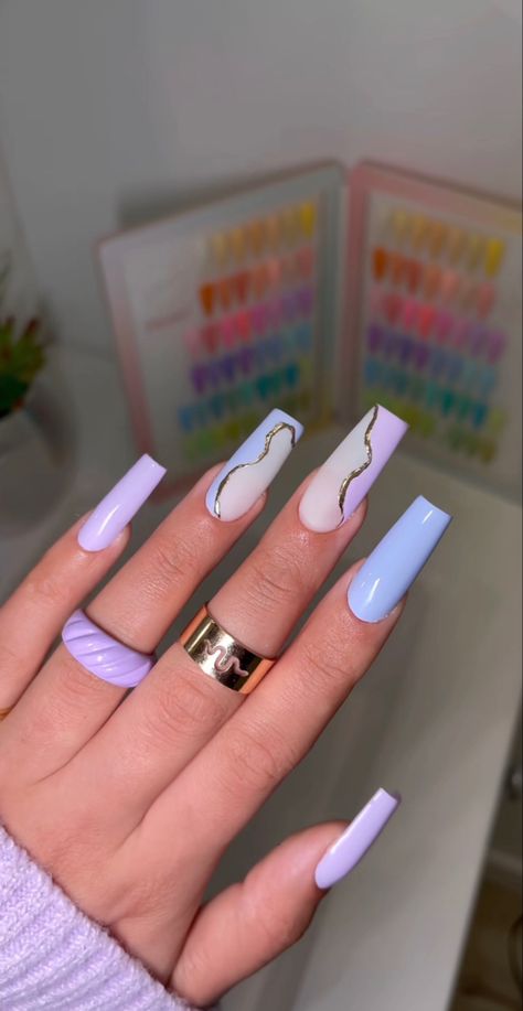 Medium Acrylic Nails Coffin Ideas Simple, Shades Of Purple Nails, Nail Ideas Acrylic Coffin, Purple Nails Acrylic, Pretty Coffins, Nail Ideas Acrylic, Birthday Nail Art, Light Purple Nails, Birthday Nail Designs