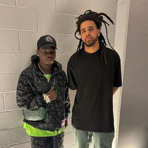 📸 South African rapper Blxckie hanging out with J Cole in New Orleans South African Hip Hop, Artists Music, J Cole, March 8, South African, Hanging Out, New Orleans, Hip Hop, Music