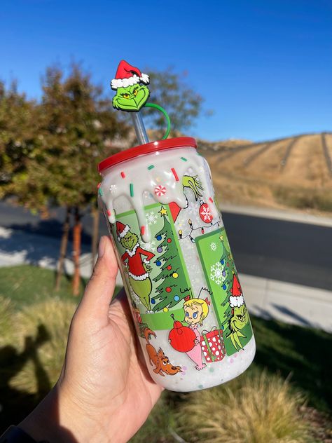 Cricut Snowglobe, Snowglobe Cups, Tumblr Cup, Tumbler Care Instructions, Straw Cover, Diy Glass Bottle Crafts, Diy Cups, Glass Bottle Crafts, Custom Cups