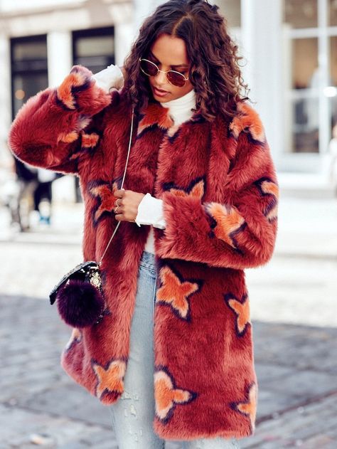 How to Wear a Bold Faux Fur Coat Colorful Faux Fur Coat, Mode Tips, Faux Fur Coats, Statement Jacket, Blazer Outfit, Free People Jacket, Fur Coats, Fur Fashion, Looks Style