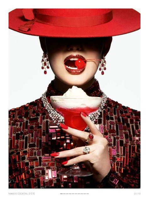 "D’ÉTÉ COCKTAIL" Kiss Art, Vogue France, Jewelry Editorial, Photographie Portrait Inspiration, Foto Poses, Red Hat, Jewelry Photography, Red Lipstick, Amazing Photos