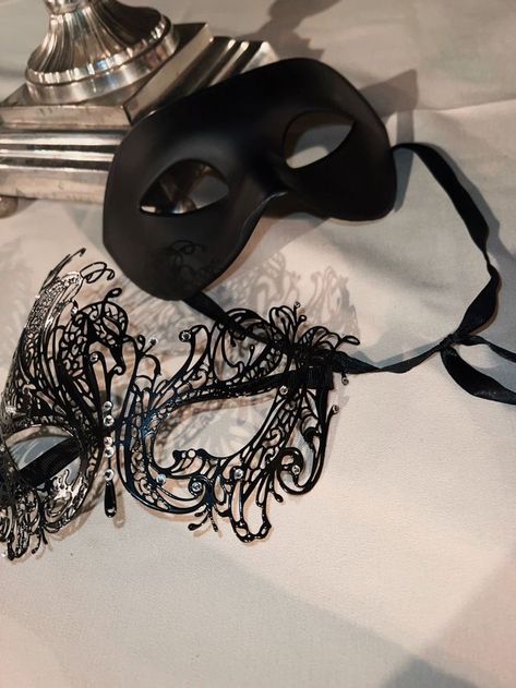 Ajchristian Legend Caraval, Masquerade Mask Aesthetic, Masquerade Ball Aesthetic, Masquerade Ball Outfit, Masquerade Aesthetic, Black Masquerade Mask, Masquerade Ball Party, Mask Aesthetic, Ball Aesthetic