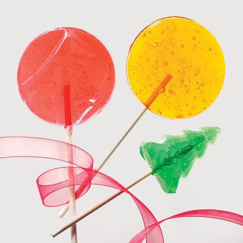 Lollipops Recipe, Make Rock Candy, Homemade Lollipops, Hard Candy Recipes, Lollipop Recipe, Hard Candy Molds, Cinnamon Candy, Rum Balls, Harry Potter Food