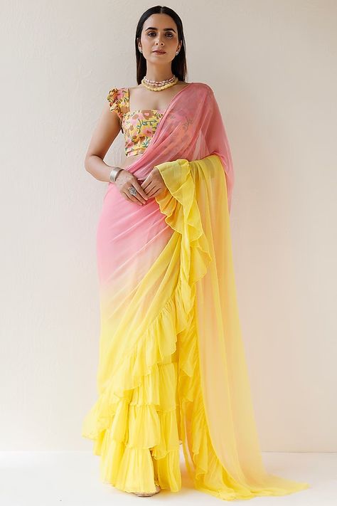 Yellow & Pink Chiffon ombre Pre-Draped Ruffled Saree Set Design by Geroo Jaipur at Pernia's Pop Up Shop 2024 Yellow And Pink Saree, Dress For Haldi Function, Pink Ombre Dress, Saree Combination, Ombre Saree, Bride Things, Ruffled Saree, Haldi Ceremony Outfit, Fashionable Saree