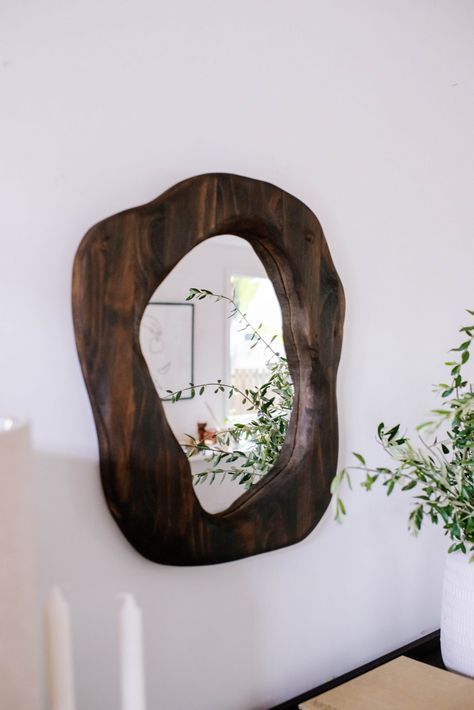 Wooden Frame Mirror Diy, Wood Slice Mirror, Cool Shaped Mirror, Organic Wood Furniture, Organic Wood Mirror, Odd Shaped Mirrors, Organic Mirror Shape, Diy Wooden Mirror Frame, Organic Shape Mirror