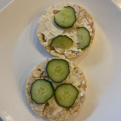 #ricecake #creamcheese #cucumber #healthysnacksrecipes #healthy #healthymeals #healthylifestyle #healthyfood #weightlosstips #weightlossmotivation Rice Cakes With Cream Cheese, Wl Meals, Cream Cheese Cucumber, Rice Cookies, Extreme Food, Cake With Cream Cheese, Healthy Lunch Recipes, Rice Cakes, Food Obsession