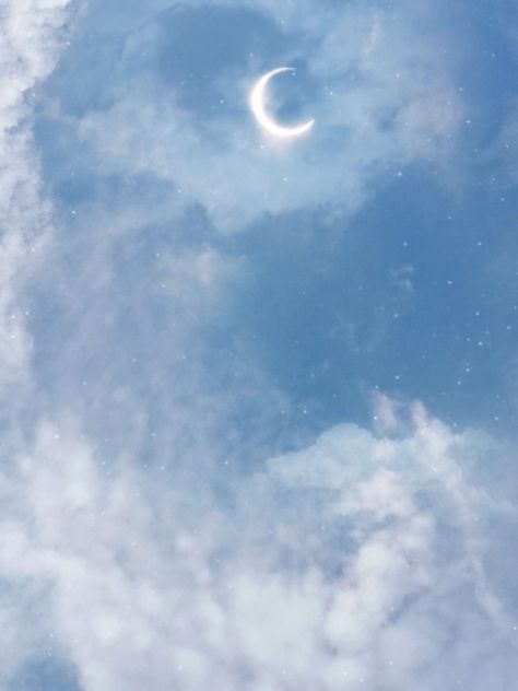 Sleepy Blue Aesthetic, Light Blue Moon Aesthetic, Light Blue Galaxy Aesthetic, Blue Sparkle Wallpaper, Pale Blue Aesthetic, Blue Moon Aesthetic, Crescent Moon Light, Sunset Sky Photography, Ring Dance