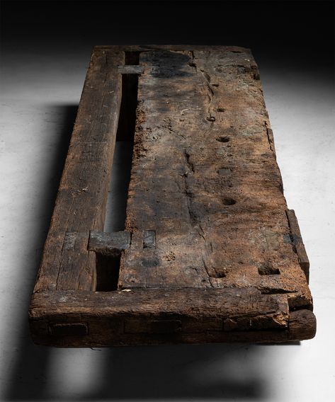 Brutalist Table, Wabi Sabi Wood, Primitive Coffee Table, Raw Furniture, Modern Wabi Sabi, Wabi Sabi Coffee Table, Middle Table, Wooden Log, Small Cafe