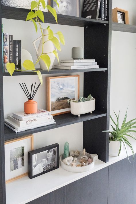 Bookshelf with crystals | 10 ways to cleanse crystals: How to cleanse and recharge crystals Ways To Display Crystals, Styling With Books, Recharge Crystals, Books Styling, Styling Plants, Cleanse Crystals, Style Curator, Displaying Photos, Set Your Intentions