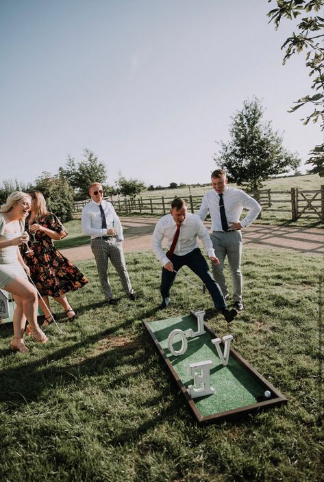 Wedding Outside Games, Wedding Backyard Games, Putt Putt Wedding, Diy Wedding Games Outdoor, Mini Golf Decorations, Outdoor Wedding Entertainment, Putt Putt At Wedding, Entertainment Wedding, Beach Wedding Games