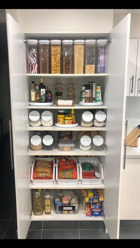 Pantry Unit, Woods Cottage, Small Kitchen Pantry, Small Apartment Organization, Dream Pantry, Camper Interior Design, Farmhouse Pantry, Pantry Organisation, House Organisation