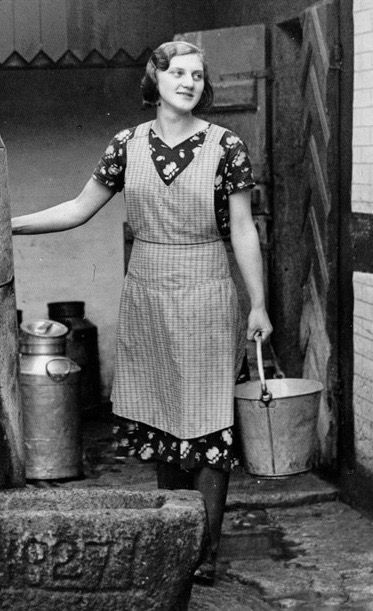 1930s Poor Clothing, 1920s Rural Fashion, 1930s Working Class Fashion, 1920s Poor Fashion, 1930s Working Women, 1930s Housewife, 1930s Apron, 1920 Fashion Women, 1930s Farm