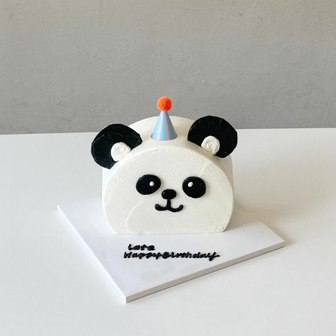 Cute Animal Birthday Cake, Panda Birthday Cake Ideas, Panda Cake Designs Birthday, Panda Bento Cake, Half Birthday Cake Ideas, Panda Cake Ideas, Half Kg Cake, Half Cake Design, Panda Cake Design