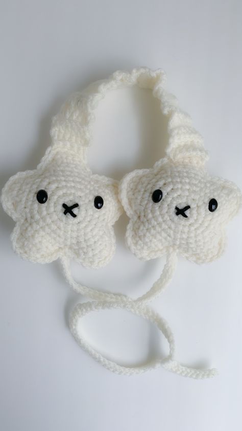 Earmuff Crochet, Crochet Earmuffs, Crochet Things, Earmuffs, Cute Crochet, Crochet Ideas, Nail Inspo, Crochet Projects, Hobbies