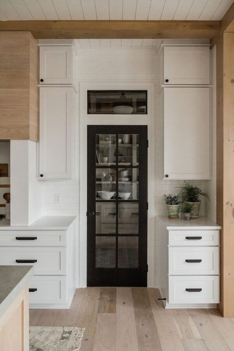 oakstone Accent Pantry Door In Kitchen, Mudroom Door Interior, Glass Pantry Door Ideas Modern, Black Glass Pantry Door, Butler Pantry Door, Glass Pantry Door Ideas, Black Pantry Door, Modern Pantry Door, Vintage Pantry Door