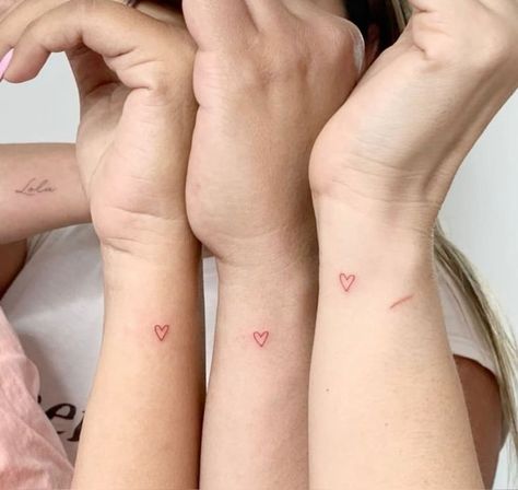 Matching Heart Tattoos, Dr Tattoo, Maching Tattoos, Small Sister Tattoos, Matching Friend Tattoos, Small Matching Tattoos, Matching Best Friend Tattoos, Small Girly Tattoos, Matching Sister Tattoos