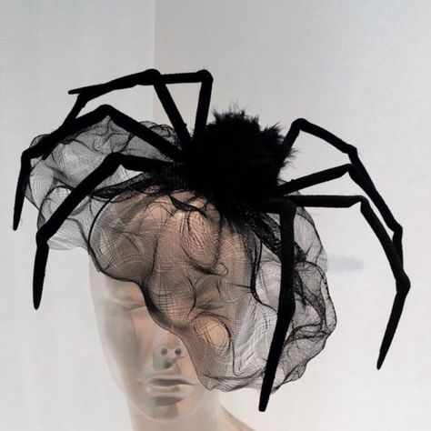 Spider Hat, Spider Headband, Moldes Halloween, Spider Costume, Black Fascinator, Diy Halloween Decor, Hallowen Costume, Diy Kostüm, Adornos Halloween