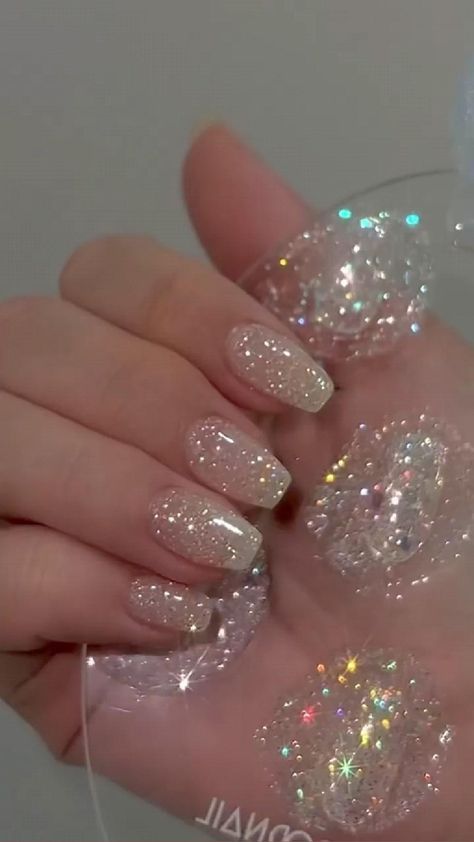 Nails Prom, Nails Polish, Sparkle Nails, Bride Nails, Nail Designs Glitter, Sparkly Nails, Homecoming Nails, Elegant Nails, Classy Nails