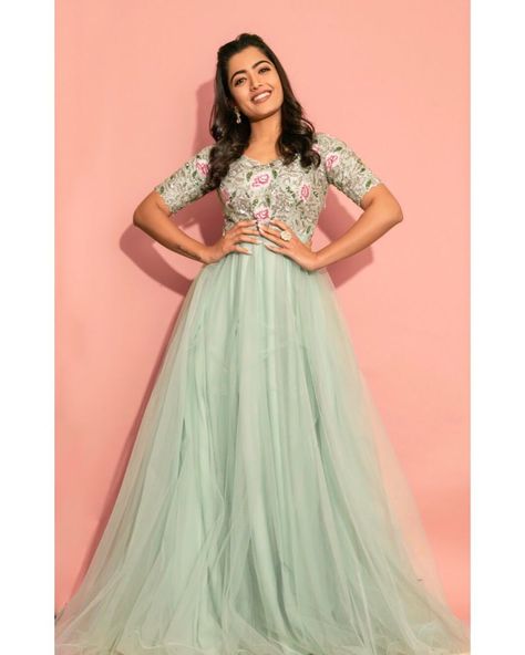 Geethika Kanumilli, Party Wear Long Gowns, Gown Dress Party Wear, डिजाइनर कपड़े, Net Gowns, Long Frock Designs, Gown Party Wear, Long Gown Design, Simple Frocks