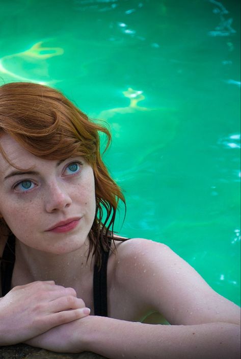 Emma Stone Makeup, Emma Stone Gwen Stacy, Pale Women, Emily Stone, Emily J, Gwen Stacy, Famous Girls, Florence Pugh, Lady Biker