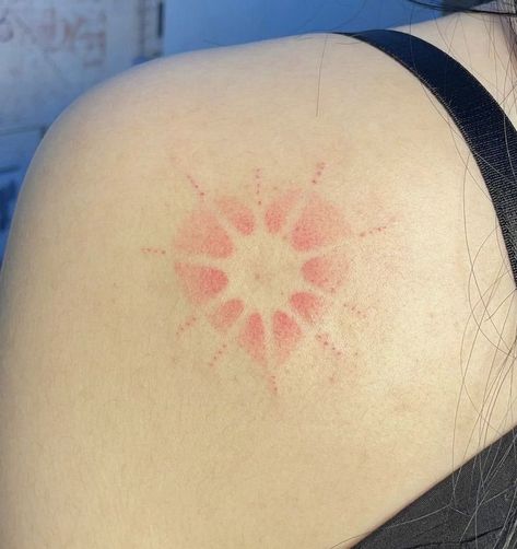 Aura Tattoos, Red Heart Tattoo, Swag Tattoo, Tattoo Pretty, Ephemeral Tattoo, Cute Tats, Handpoke Tattoo, 4 Tattoo, Subtle Tattoos