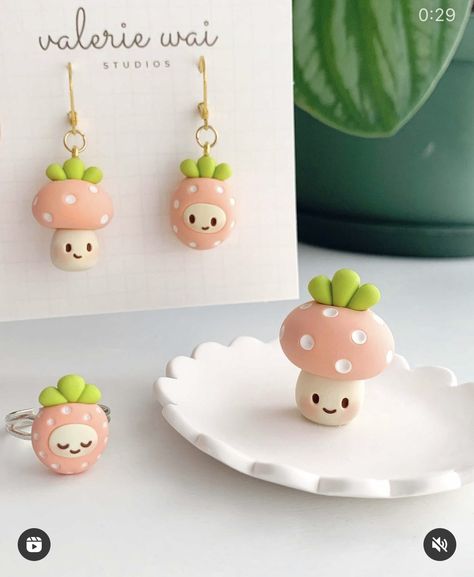 Kawaii Clay Earrings, Mouldit Art Ideas, Clay Arts, Clay Products, Clay Keychain, Polymer Clay Flower Jewelry, Clay Inspo, Clay Things, Clay Diy Projects