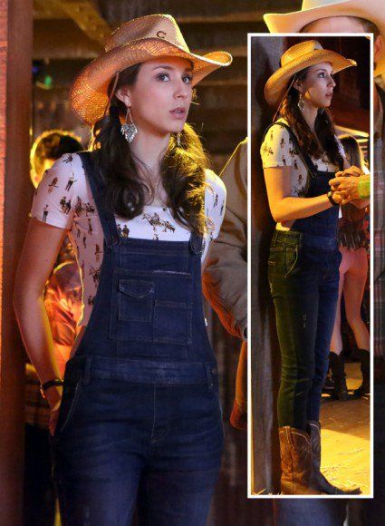 Spencer Hastings Outfits, Spencer Hastings Style, Pretty Little Liars Outfits, Pretty Little Liars Fashion, Troian Bellisario, Printed Crop Top, Overalls Outfit, Spencer Hastings, Cowgirl Chic