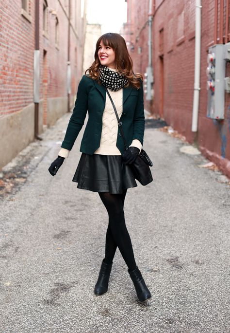 What I Wore | Winter Favorites, Jessica Quirk, whatiwore.tumblr.com, #fashionblog #outfits Winter Office Outfit, Leather Skater Skirts, Mini Rock, Rok Mini, Black Pantyhose, Winter Skirt, Outfit Trends, Business Outfit, 가을 패션