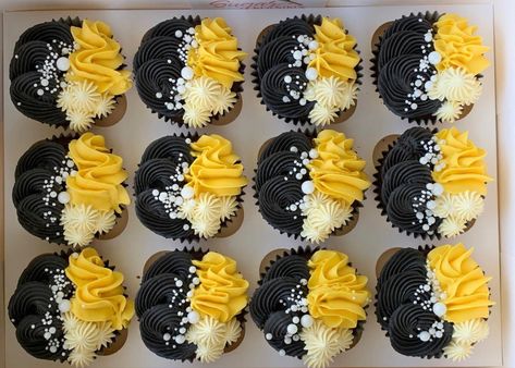 Steelers Cupcakes, Ace Birthday, Black Cupcakes, Yellow Cupcakes, Cupcake Decorating Tips, Cupcake Decoration, Cake Making, Beautiful Desserts, Cupcake Decorating