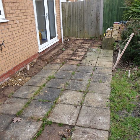 Small Garden Paving Ideas, Old Patio Makeover, Council House Garden Ideas, Patio Slabs Ideas On A Budget, Paving Slabs Ideas Patio, Sunken Patio Ideas, Backyard Paving Ideas, Small Paver Patio Ideas, Crazy Paving Ideas