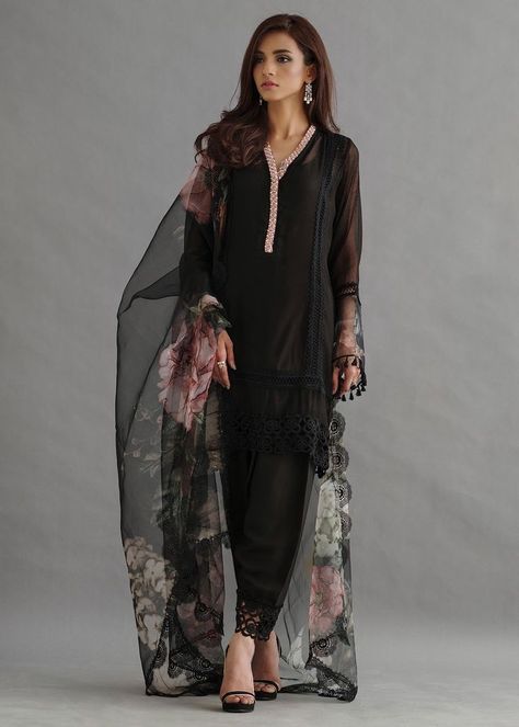 Black Organza Dress, Net Dress Design, Black Net Dress, Black Pakistani Dress, Digital Print Dupatta, Organza Dresses, Organza Suits, Simple Black Dress, Net Dress