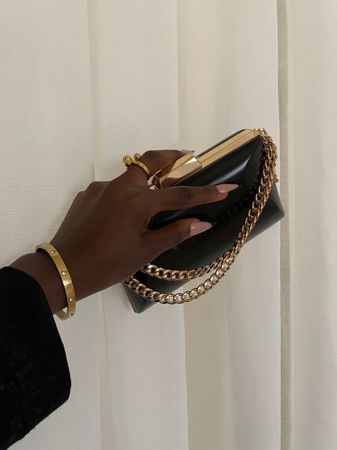 Black clutch purse with gold chains Black Clutch Purse, Prom Clutch, Clutch Purse Black, Formal Nails, Gold Clutch, Prom Looks, Black Clutch, Black Purses, Evening Clutch