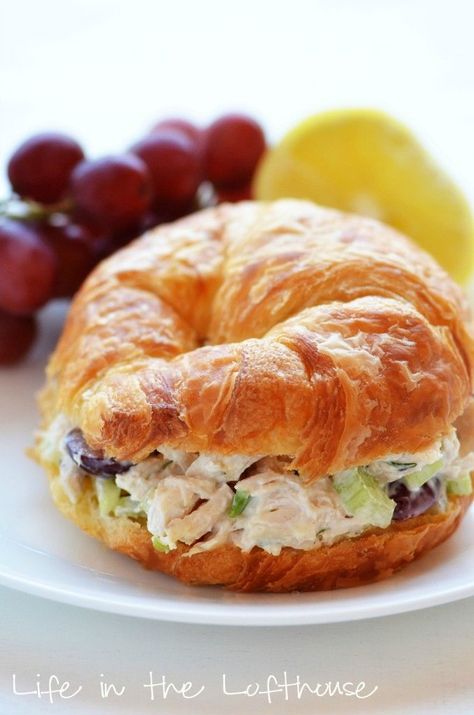 Dena's baby shower Chicken Salad Croissant Sandwiches. Omit the onion and celery! Croissant Sandwiches, Chicken Salad Croissant, Croissant Sandwich, Chicken Salad Sandwich, Chapati, Soup And Sandwich, Chicken Salad Recipes, Idee Pasto Sano, Quesadillas