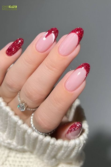 Almond-shaped red French tips with glitter for a classic yet modern manicure. Red Nails Glitter, Kutek Disney, Red Christmas Nails, Christmas Nails Easy, Christmas Gel Nails, Cute Christmas Nails, Nagel Tips, Her Nails, Makijaż Smokey Eye