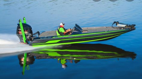 For the best all around family fun and tournament bass boat today. Skeeter Bass Boat, Bass Boat Ideas, Bass Boats, Bass Fishing Boats, Flat Bottom Boats, Fishing Stuff, Boat Ideas, Bowfishing, Bass Boat