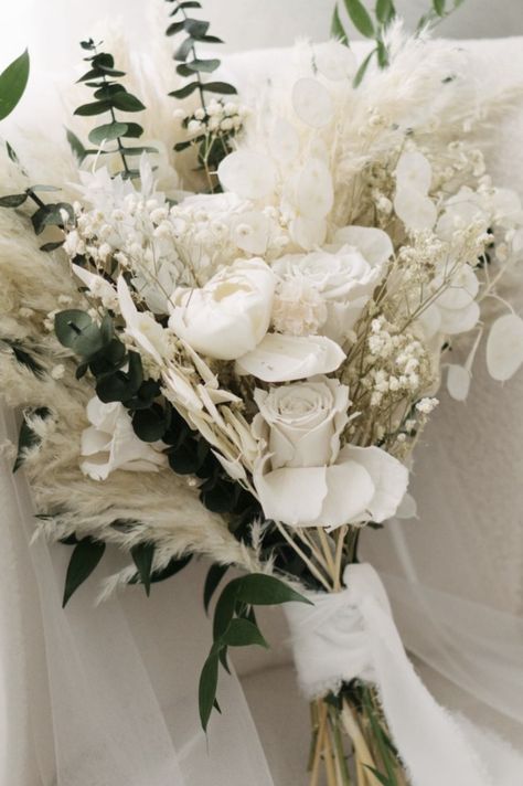 Pampas Grass With White Flowers, White Beige Green Bouquet, Pampas Grass And White Flowers, Bridal Bouquet With Pampas And Greenery, White Rose And Pampas Bouquet, White Pampas Bouquet, Pampas With White Flowers, White Bridal Bouquet With Greenery, Bridal Bouquet With Greenery