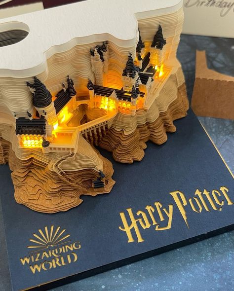 Creative Desk Calendar, Kiyomizu Temple, Harry Potter Logo, Paper Art Sculpture, Paper Carving, Magic Castle, Memo Paper, Hogwarts Castle, Art Calendar