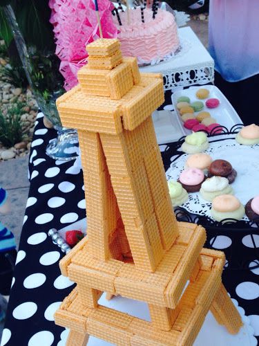 Eiffel Tower cookie, Eiffel Tower made from,wafer cookies, French party ideas Ratatouille Birthday Party, Wafer Cookie, French Themed Parties, Paris Themed Birthday Party, Bon Voyage Party, French Party, Parisian Party, 75th Birthday Parties, Paris Birthday Parties